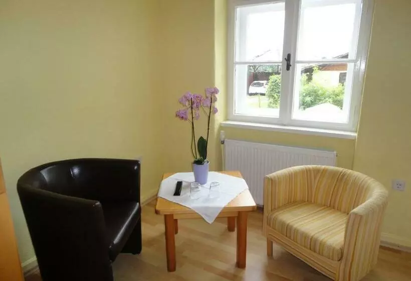 Aamiaismajoitus (B&B) Zeilinger Villa