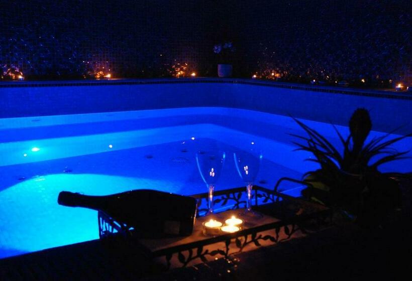 پانسیون New Emotion Room