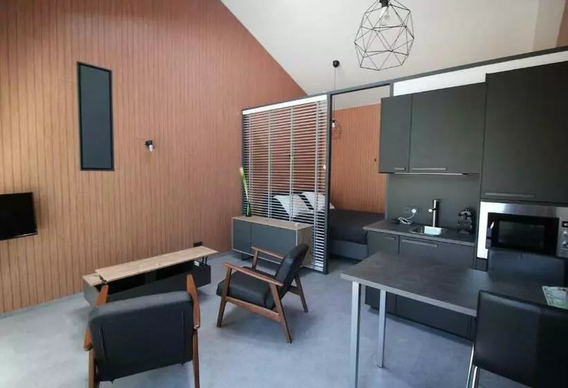 Aamiaismajoitus (B&B) Bij Ons  Niek