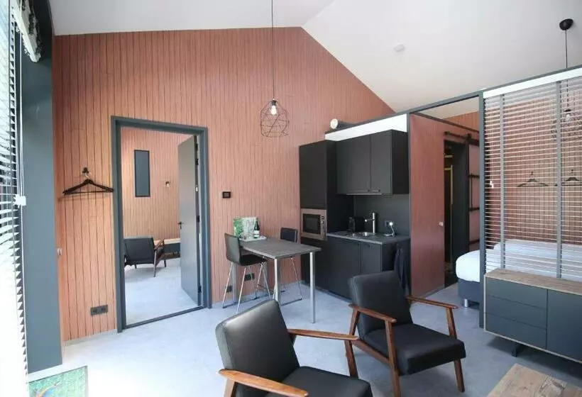 Aamiaismajoitus (B&B) Bij Ons  Niek