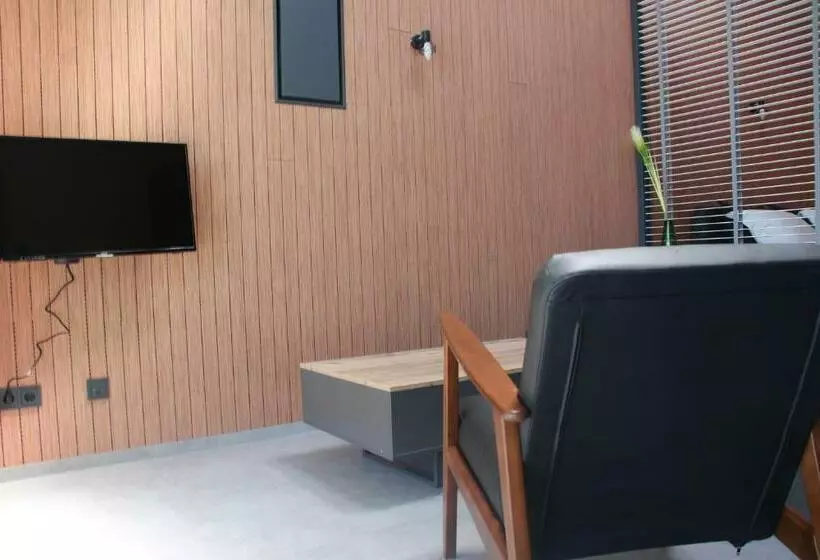 Aamiaismajoitus (B&B) Bij Ons  Niek