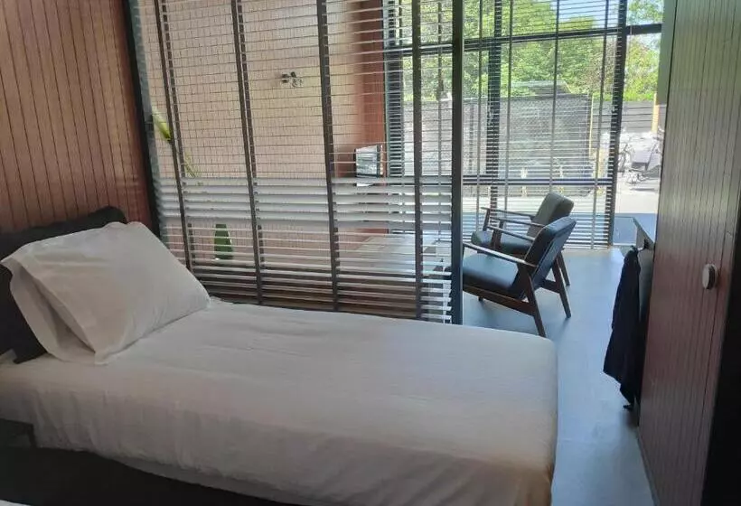 Aamiaismajoitus (B&B) Bij Ons  Niek