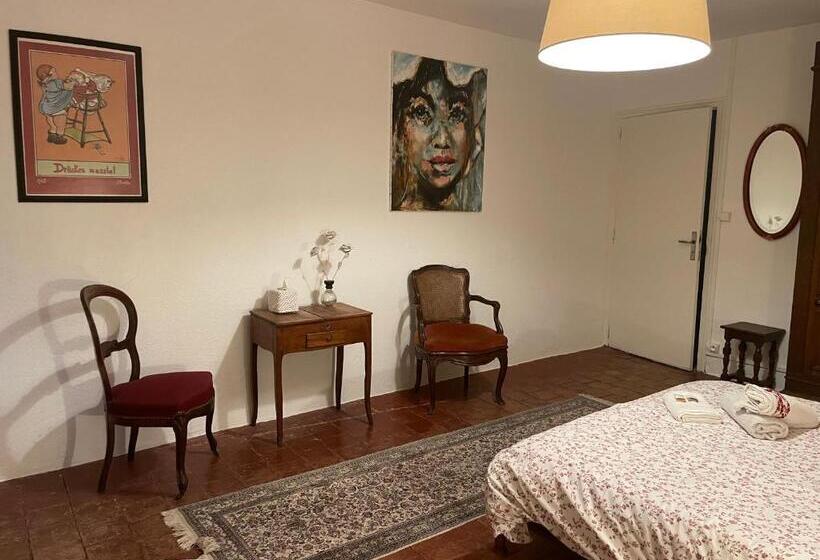 مبيت وإفطار La Mascotte