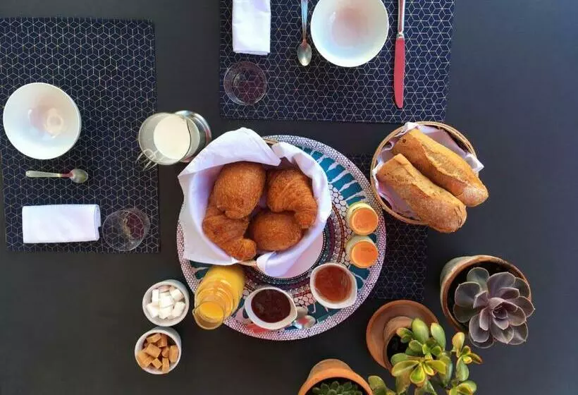 تختخواب و صبحانه La Prévôté