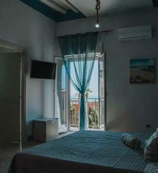 تختخواب و صبحانه Magico Sole