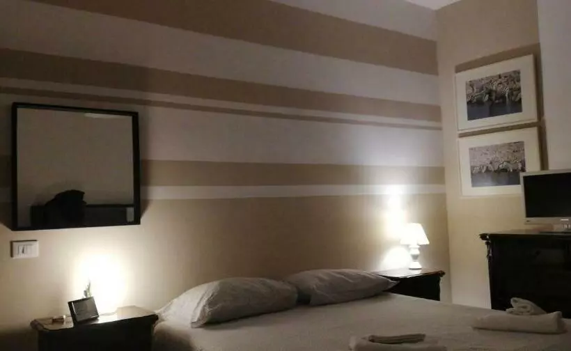 پانسیون Accademia Rooms