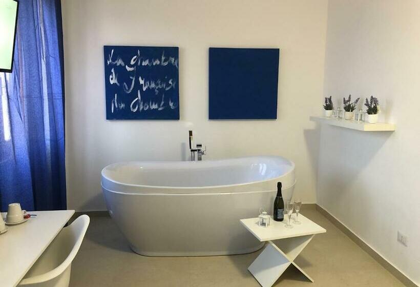 פנסיון Les Chambres De Françoise Guest House