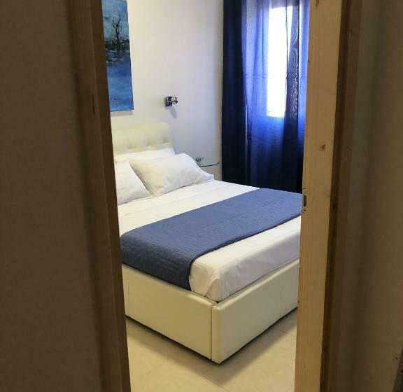 פנסיון Les Chambres De Françoise Guest House