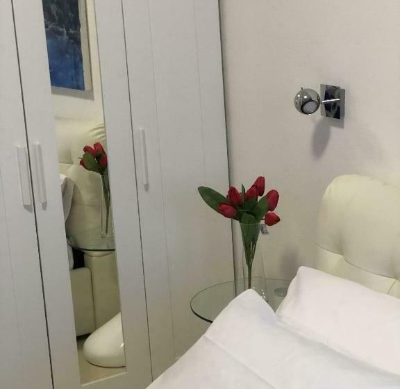 פנסיון Les Chambres De Françoise Guest House