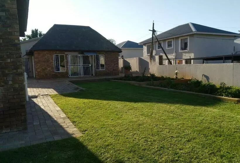 پانسیون Lpm Guests