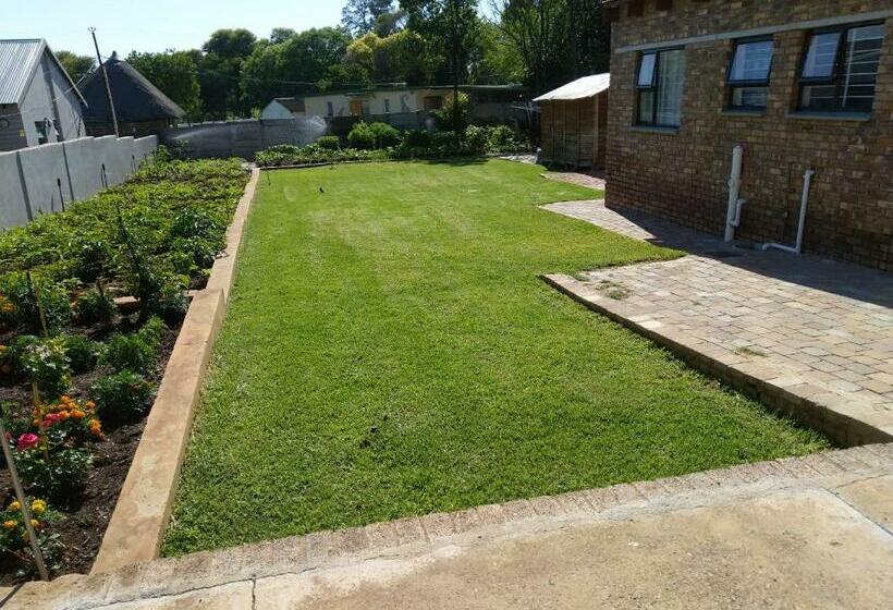 פנסיון Lpm Guests