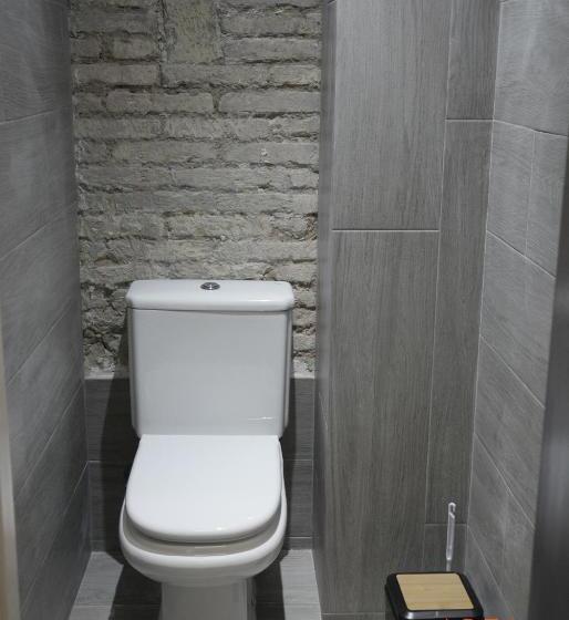 تختخواب و صبحانه Art&flats Hostel