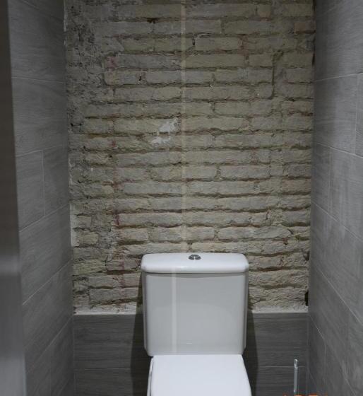 تختخواب و صبحانه Art&flats Hostel