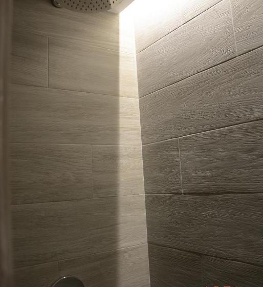 تختخواب و صبحانه Art&flats Hostel