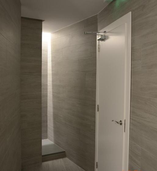 تختخواب و صبحانه Art&flats Hostel