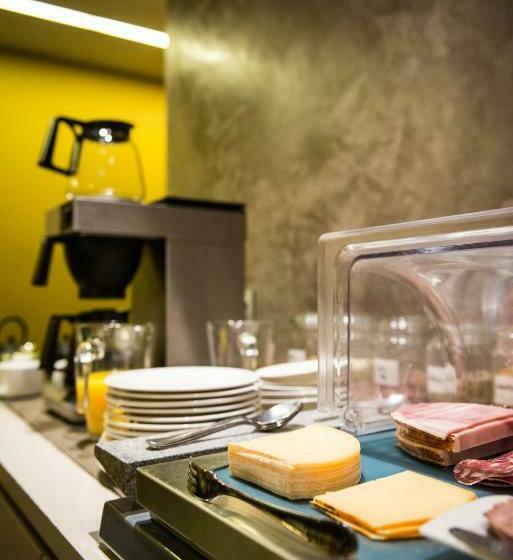 تختخواب و صبحانه Maison De La Paix