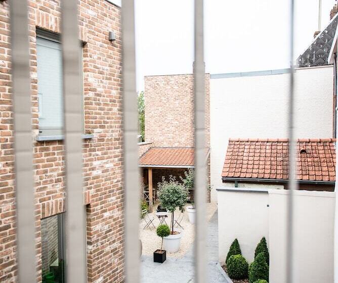 تختخواب و صبحانه Maison De La Paix