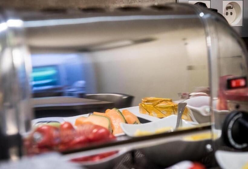 تختخواب و صبحانه Maison De La Paix