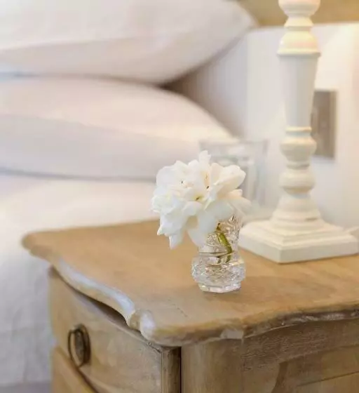 Majatalo Hedges House