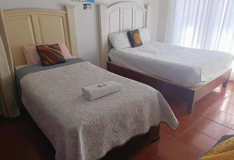 پانسیون Hostal Mago