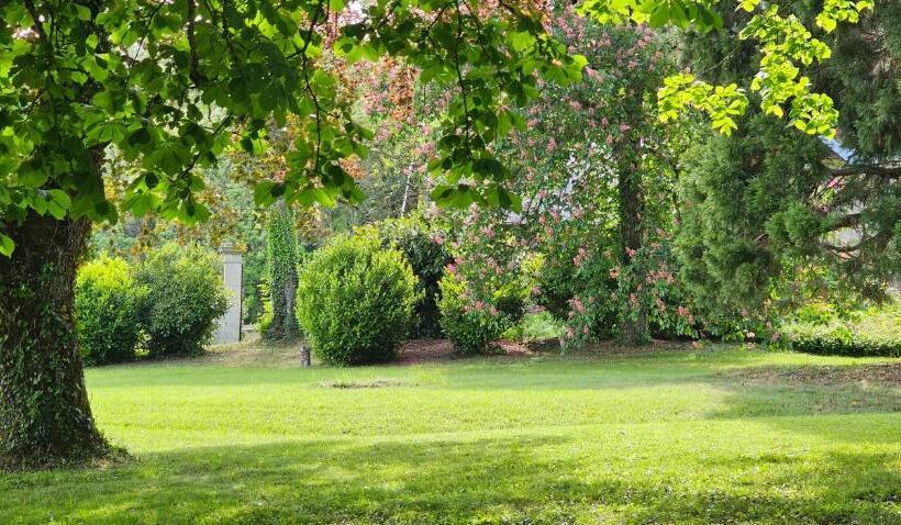 צימר Château De Montpatey