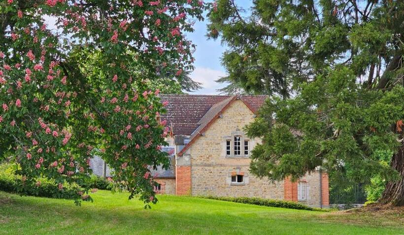 צימר Château De Montpatey