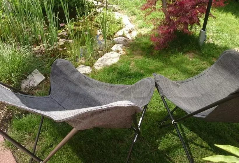 Aamiaismajoitus (B&B) K82 Bnb &