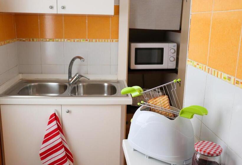 تختخواب و صبحانه Love Stabia