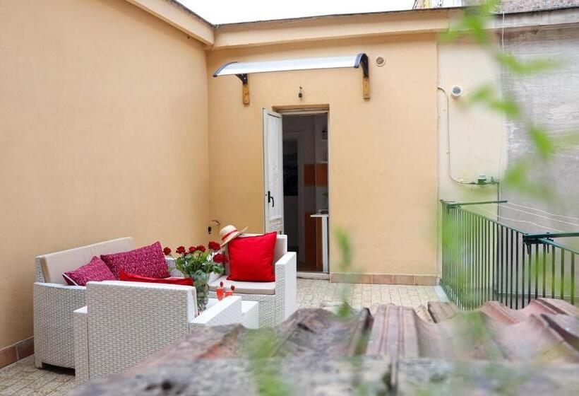 تختخواب و صبحانه Love Stabia