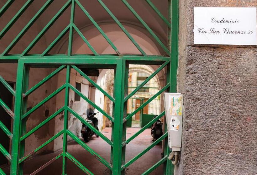 تختخواب و صبحانه Love Stabia