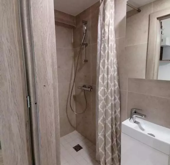 پانسیون K8 5 Apartments