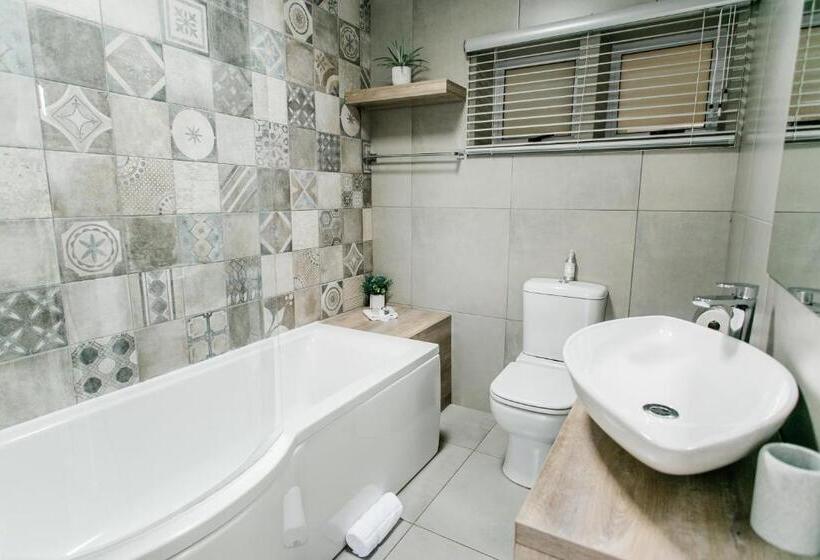 פנסיון Stonehill Villa