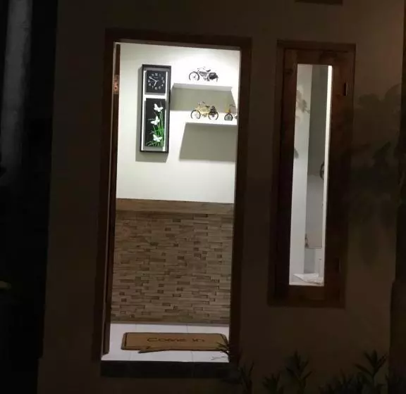 ペンション The Villa S Kubu Sandan