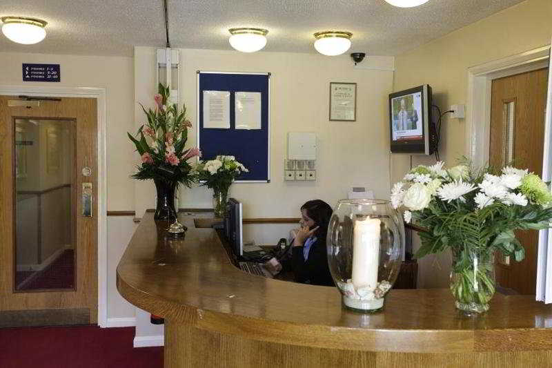 Отель Cobham Lodge