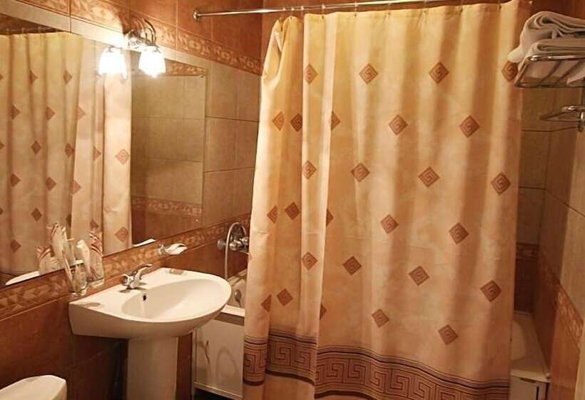 בית מלון כפרי Germes 27