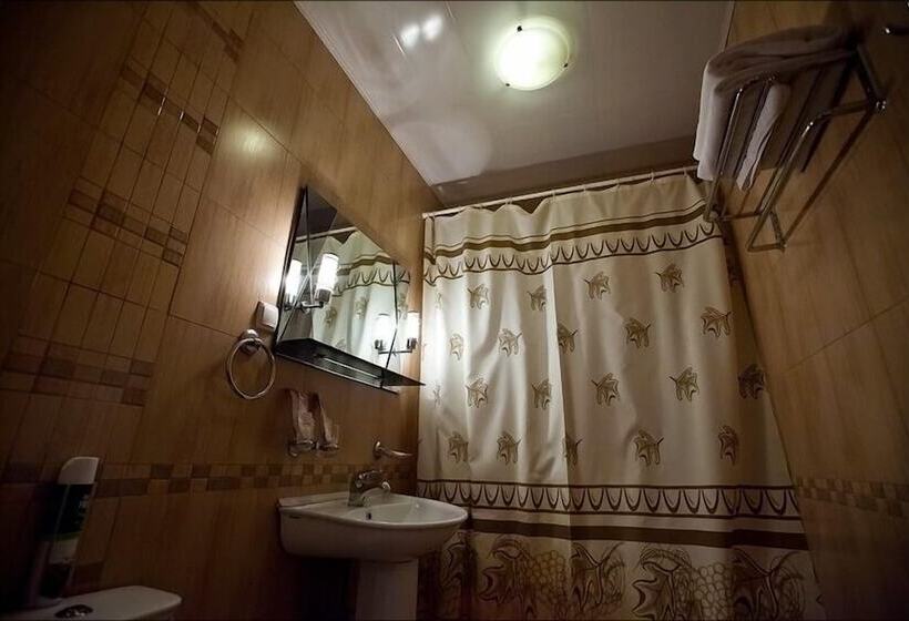 בית מלון כפרי Germes 27