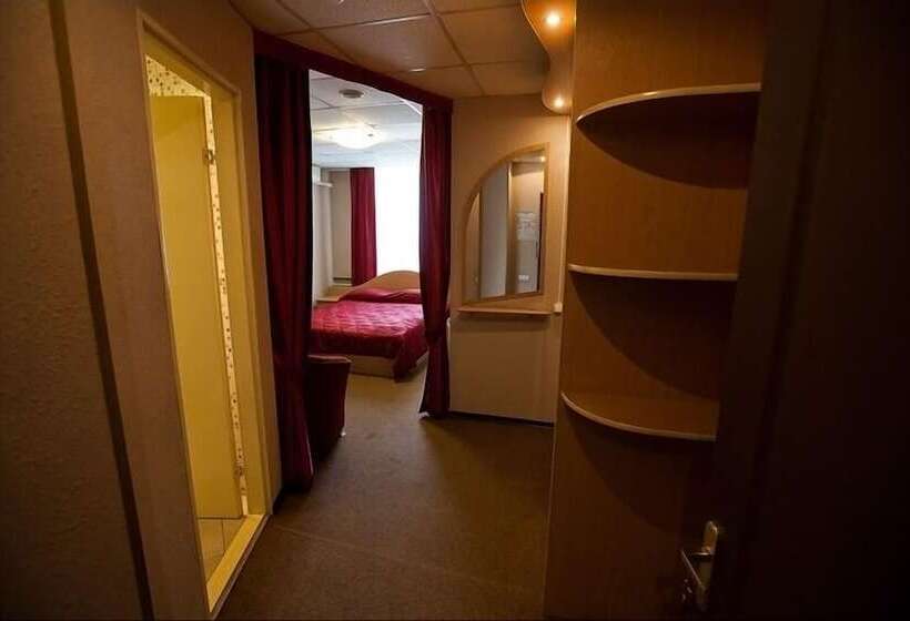 בית מלון כפרי Germes 27