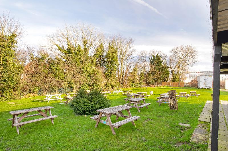 هتل The Green Man