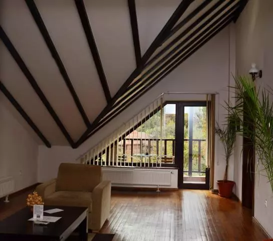 Hotel Transylvanian Inn