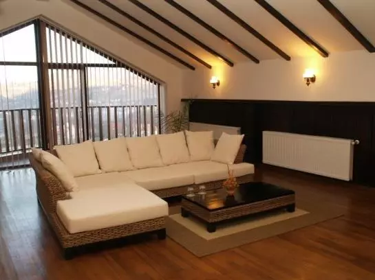 Hotel Transylvanian Inn