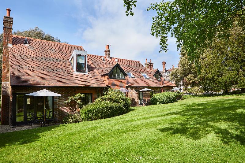 Macdonald Elmers Court Resort