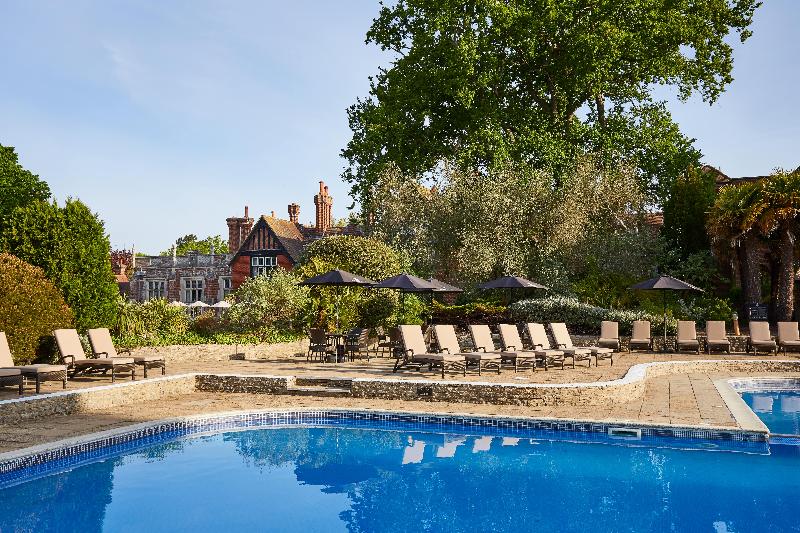 Macdonald Elmers Court Resort