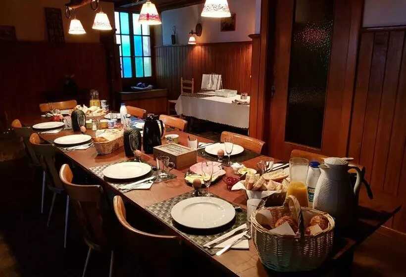ベッドアンドブレックファースト Bed En Breakfast Le Chateau