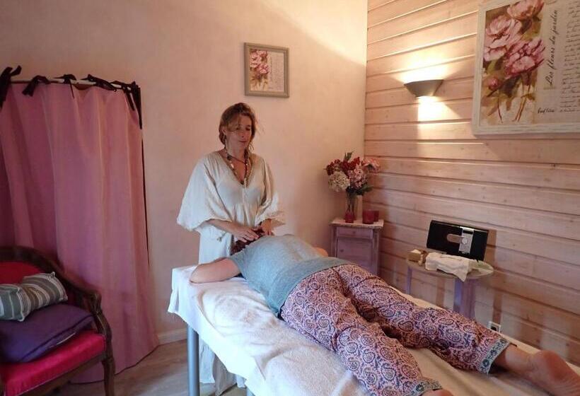 ベッドアンドブレックファースト Côté Chapelle