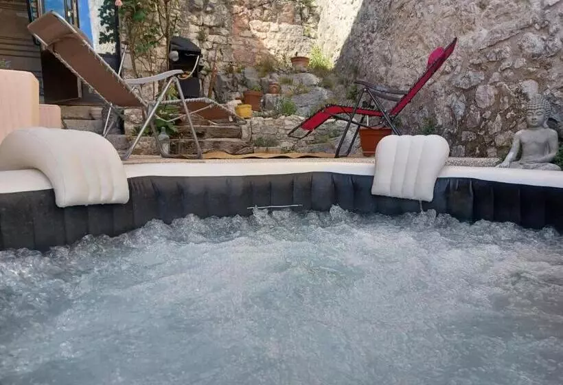 Aamiaismajoitus (B&B) Côté Chapelle