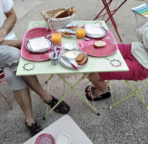 ベッドアンドブレックファースト Côté Chapelle