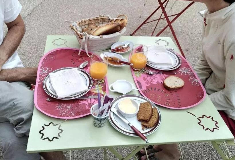 Aamiaismajoitus (B&B) Côté Chapelle