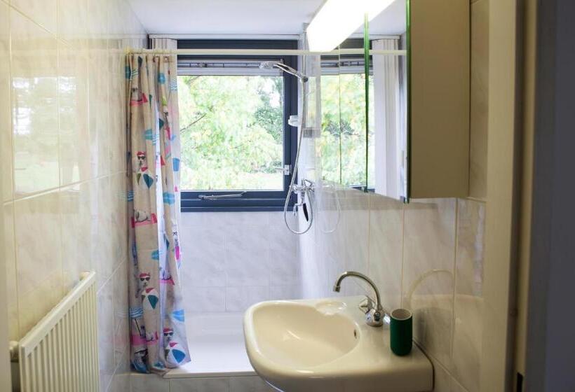 住宿加早餐  De Heidestroper