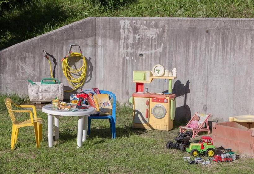 تختخواب و صبحانه Apartments Unite