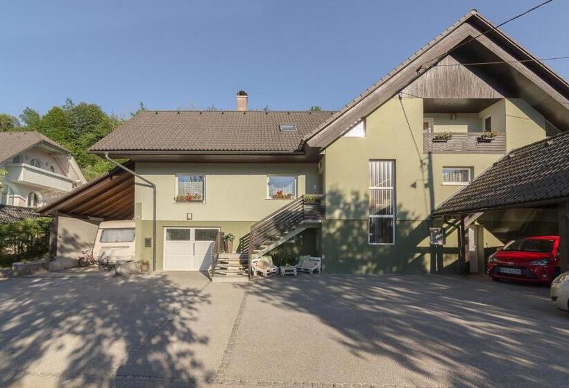 تختخواب و صبحانه Apartments Unite